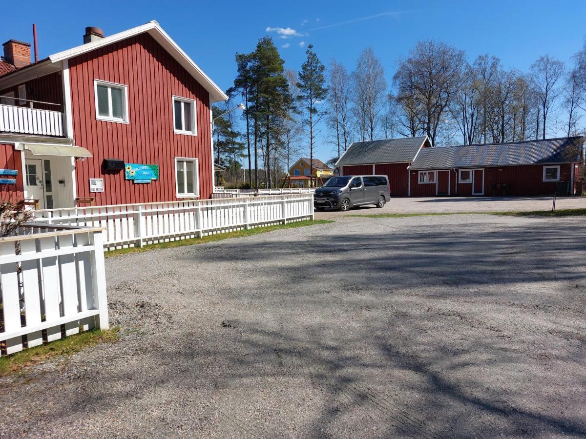منزل الضيف Alingsås  في Flora Dekor Gaestgard, Lenagarden المظهر الخارجي الصورة