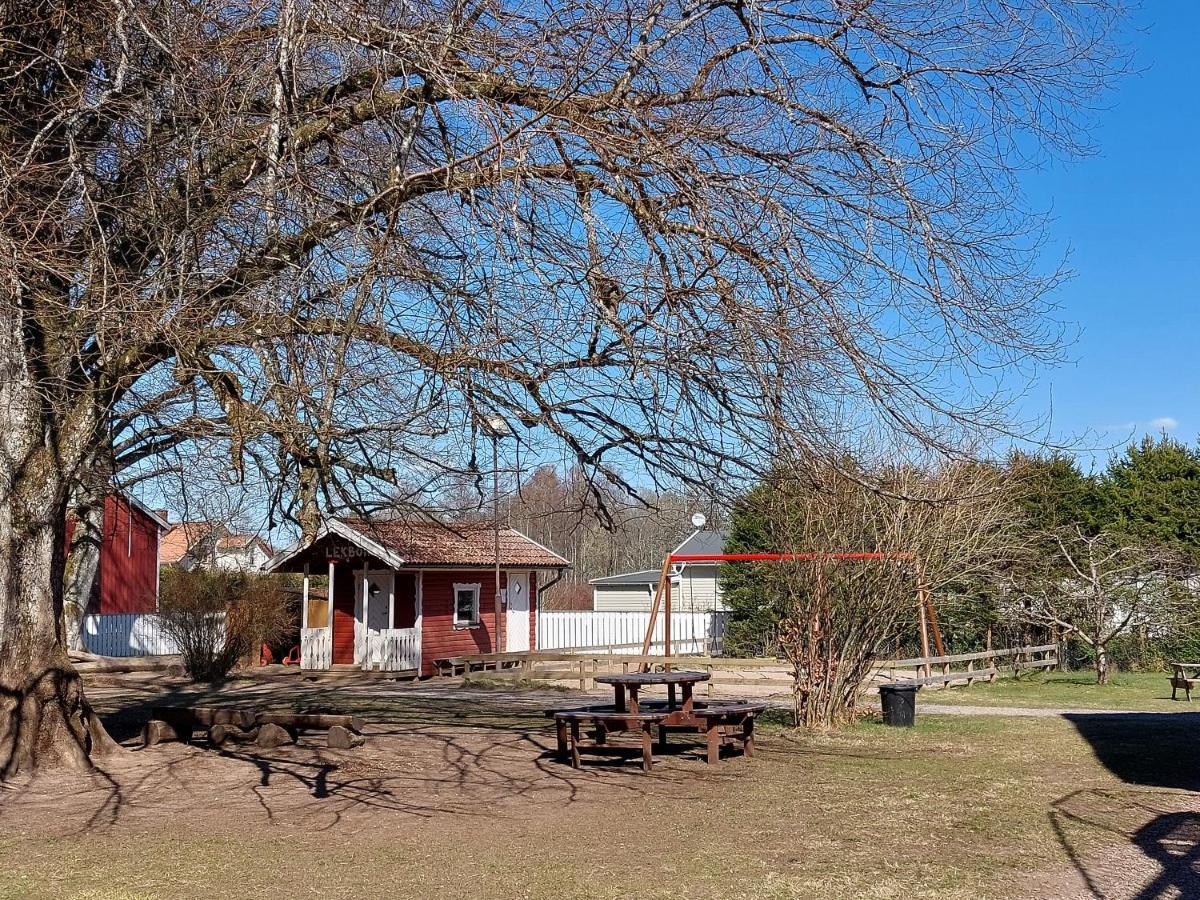 منزل الضيف Alingsås  في Flora Dekor Gaestgard, Lenagarden المظهر الخارجي الصورة